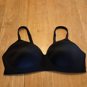 Cacique Black Lightly Lined T Shirt no wire Bra 44D